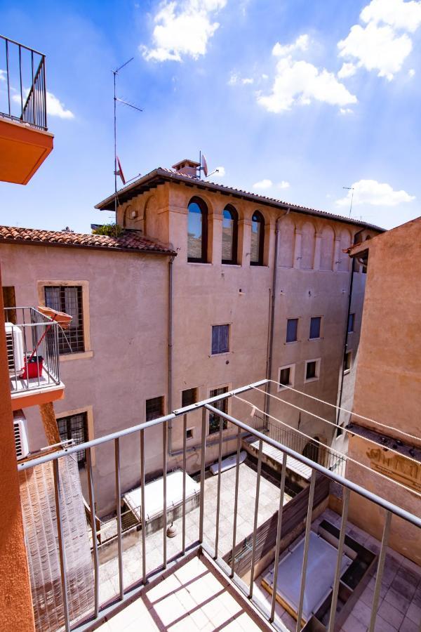 Relais Emilei Apartment Verona Exterior photo
