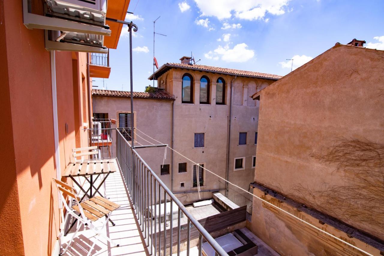 Relais Emilei Apartment Verona Exterior photo